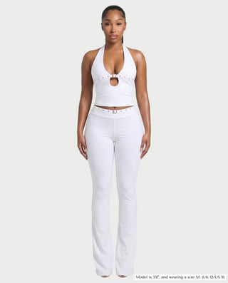 Conjunto de top con cuello halter y pantalón con tachuelas de SIANE 