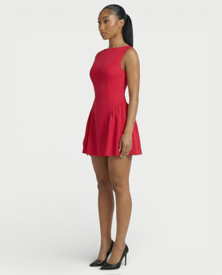 Vestido mini de malla con aberturas y detalle de cadena de JUVIA
