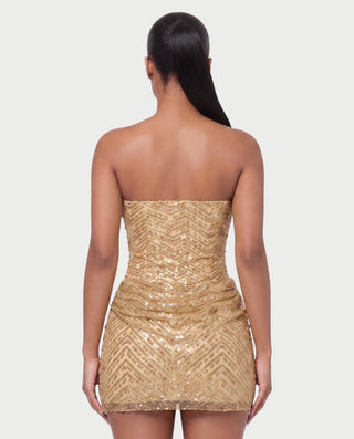 Vestido mini de malla con aberturas y detalle de cadena de JUVIA