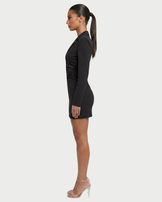 Vestido mini de malla con aberturas y detalle de cadena de JUVIA