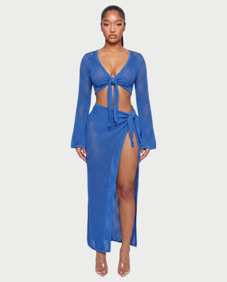 Vestido mini de malla con aberturas y detalle de cadena de JUVIA