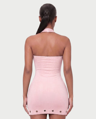 Vestido mini de malla con aberturas y detalle de cadena de JUVIA