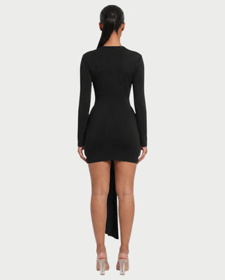 Vestido mini de manga larga con nudo delantero de ORIYA