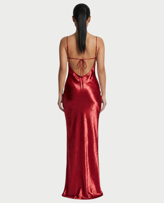 Vestido largo sin espalda y cuello vuelto de NILLA