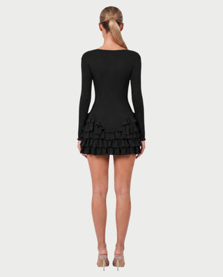Vestido mini de malla con aberturas y detalle de cadena de JUVIA