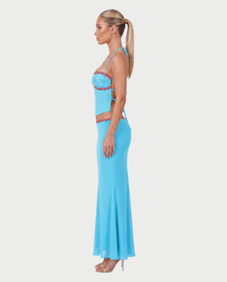 Vestido mini de malla con aberturas y detalle de cadena de JUVIA