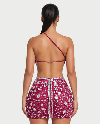 Vestido mini de malla con aberturas y detalle de cadena de JUVIA