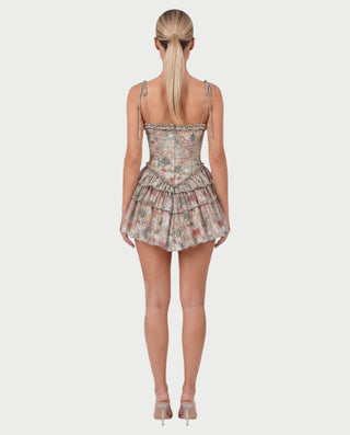 Vestido mini de malla con aberturas y detalle de cadena de JUVIA