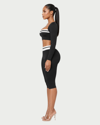 SURRA Contrast Stripe Crop Top & Capri Pants Set