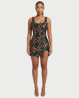 Vestido mini de malla con aberturas y detalle de cadena de JUVIA