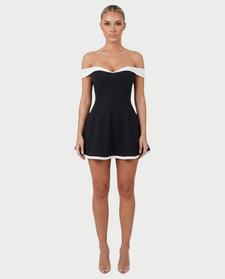 Vestido mini con hombros descubiertos y ribete en contraste de ORLENA