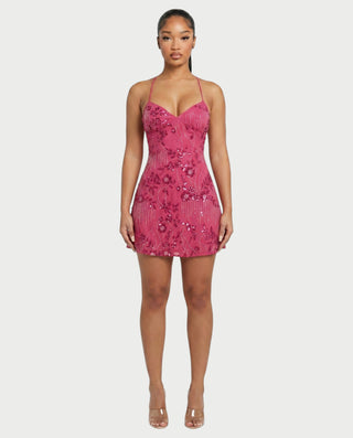 Vestido mini de malla con aberturas y detalle de cadena de JUVIA