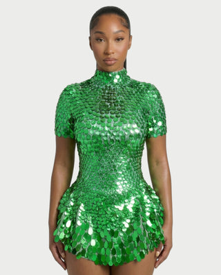 Vestido midi con flecos y escote pronunciado de LIRRA