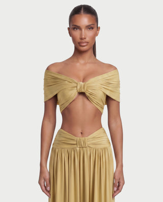 Vestido mini de malla con aberturas y detalle de cadena de JUVIA