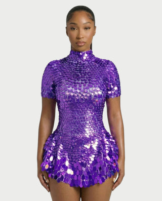 Vestido midi con flecos y escote pronunciado de LIRRA