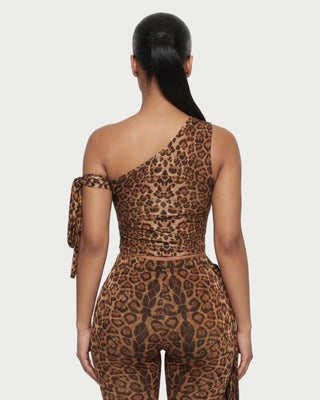 Conjunto de top corto con lazo de un solo hombro y pantalón capri BEYA