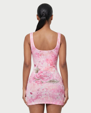 Vestido mini de malla con aberturas y detalle de cadena de JUVIA