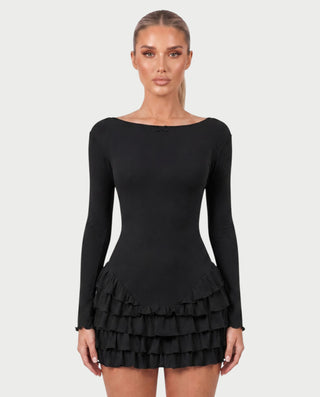 Vestido mini de malla con aberturas y detalle de cadena de JUVIA