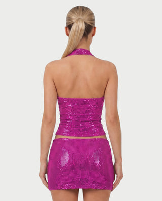 Vestido mini de malla con aberturas y detalle de cadena de JUVIA