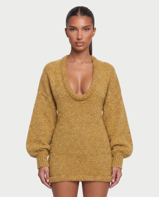 Vestido mini de malla con aberturas y detalle de cadena de JUVIA