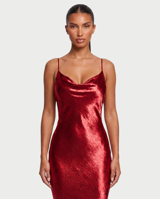 Vestido largo sin espalda y cuello vuelto de NILLA