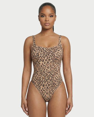 Mono de satén con plumas sintéticas y cuello en V profundo de LANNY