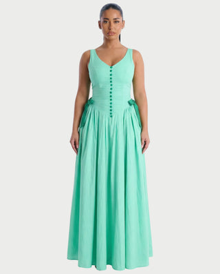 Vestido mini de malla con aberturas y detalle de cadena de JUVIA