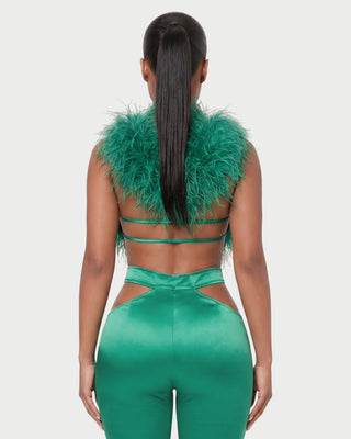 Conjunto de top sin espalda con plumas sintéticas y pantalones capri de KAYLIS