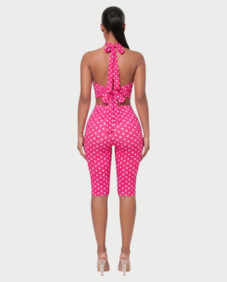 Vestido mini de malla con aberturas y detalle de cadena de JUVIA
