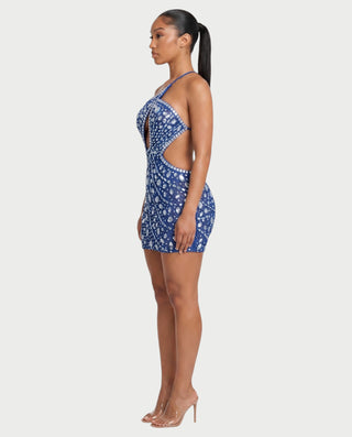 Vestido mini de malla con aberturas y detalle de cadena de JUVIA