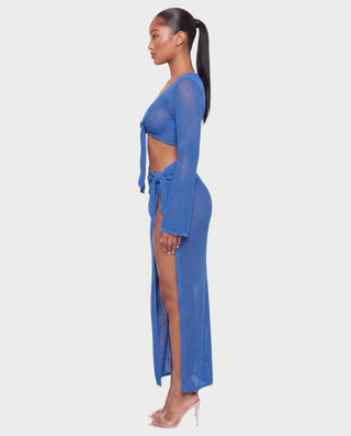 Vestido mini de malla con aberturas y detalle de cadena de JUVIA
