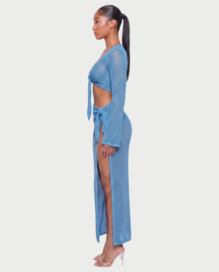 Vestido mini de malla con aberturas y detalle de cadena de JUVIA