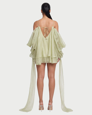 Vestido mini de malla con aberturas y detalle de cadena de JUVIA