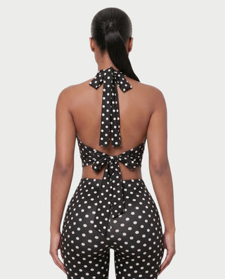 Vestido mini de malla con aberturas y detalle de cadena de JUVIA