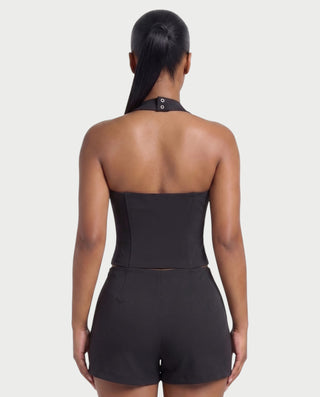 Vestido mini de malla con aberturas y detalle de cadena de JUVIA