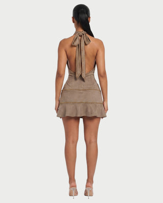 Vestido mini de malla con aberturas y detalle de cadena de JUVIA