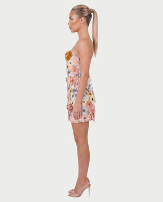 Vestido mini de malla con aberturas y detalle de cadena de JUVIA