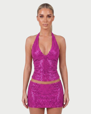 Vestido mini de malla con aberturas y detalle de cadena de JUVIA