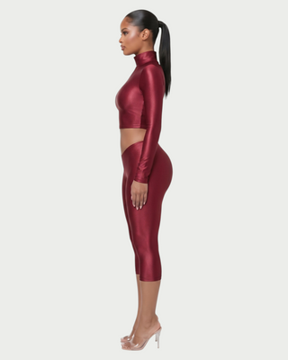 NURA High Neck Crop Top & V-Waist Capri Leggings Set