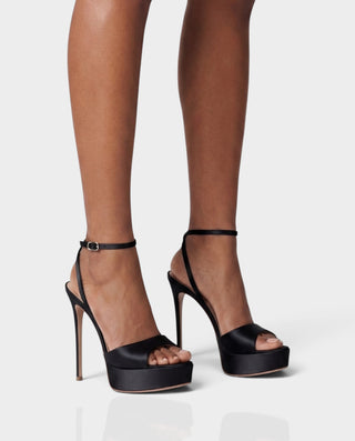 Tacones de aguja con cordones de piel sintética KELLA