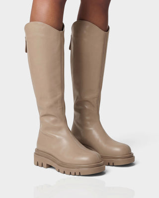 EMRYN Curved Top Knee-High Lug Sole Boots