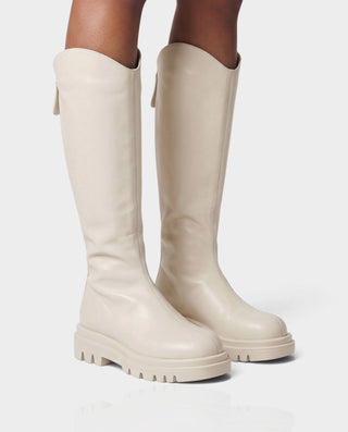 EMRYN Curved Top Knee-High Lug Sole Boots