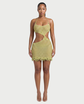 Vestido mini de malla con aberturas y detalle de cadena de JUVIA