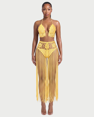 Vestido mini de malla con aberturas y detalle de cadena de JUVIA