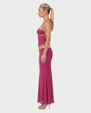 Vestido mini de malla con aberturas y detalle de cadena de JUVIA