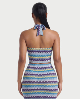 Vestido mini de malla con aberturas y detalle de cadena de JUVIA