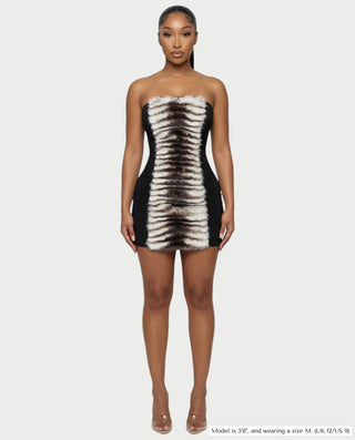 Vestido midi con flecos y escote pronunciado de LIRRA