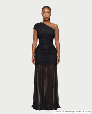 Vestido mini de malla con aberturas y detalle de cadena de JUVIA