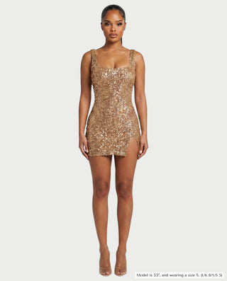 Vestido mini de malla con aberturas y detalle de cadena de JUVIA