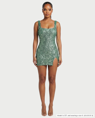 Vestido mini de malla con aberturas y detalle de cadena de JUVIA